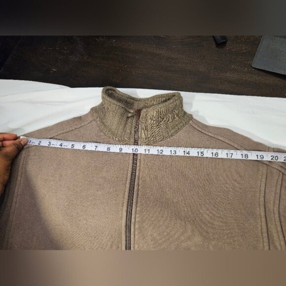 Lululemon Men's Jacket. Brown. Measurements in pictures - Picture 10 of 13